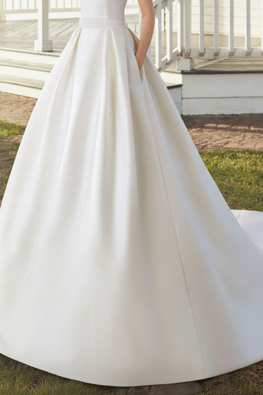 Vintage Designer Wedding Dresses With Train Sleeveless Buttons Satin Bridal Gowns
