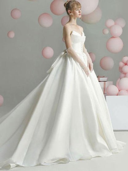 Vintage Wedding Dresses Cathedral Train Strapless Sleeveless Bows Satin Bridal Gowns