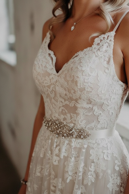 Wedding Dress Court Train A-Line Spaghetti Straps Sleeveless Lace V-Neck Backless Ivory Bridal Gowns