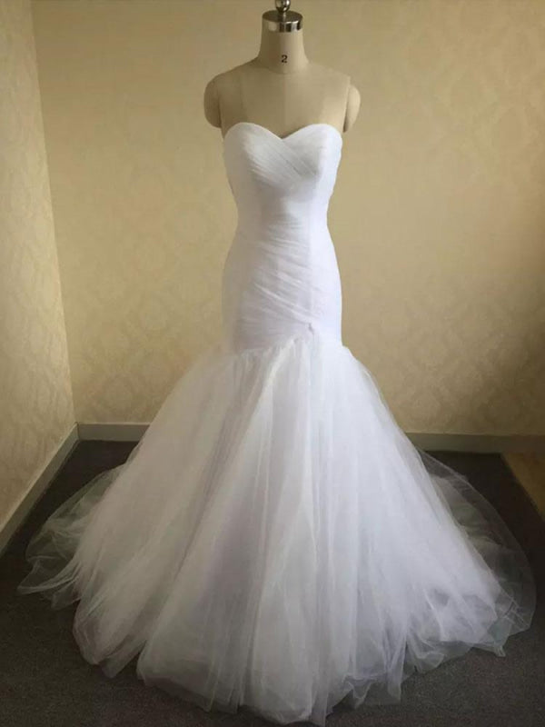 Wedding Dress Sweetheart Neck Sleeveless Pleated Court Train Bridal Gowns
