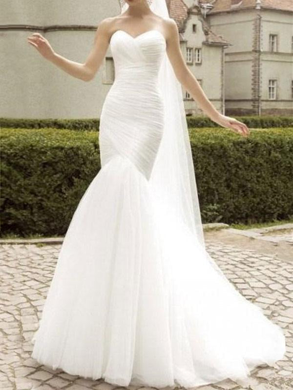 Wedding Dress Sweetheart Neck Sleeveless Pleated Court Train Bridal Gowns