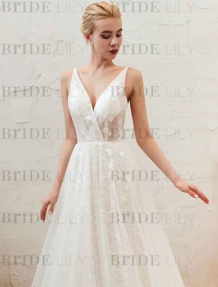 Wedding Dress V Neck A Line Floor Length Lace Appliqued Tulle Bridal Gowns