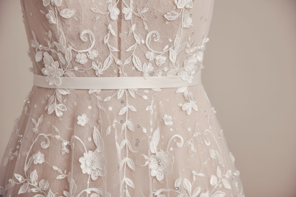 Wedding Dress With Train A Line Sleeveless Lace V Neck Bridal Gowns