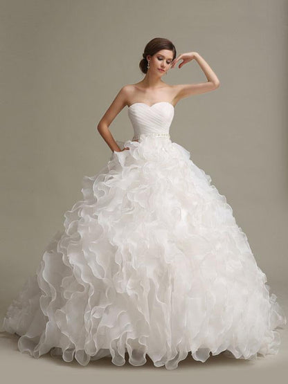 Wedding Dresses Princess Ball Gowns Strapless Sweetheart Neckline Pleated Beaded Sash Tulle Ivory Bridal Dress With Train