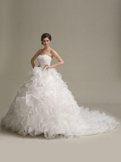Wedding Dresses Princess Ball Gowns Strapless Sweetheart Neckline Pleated Beaded Sash Tulle Ivory Bridal Dress With Train