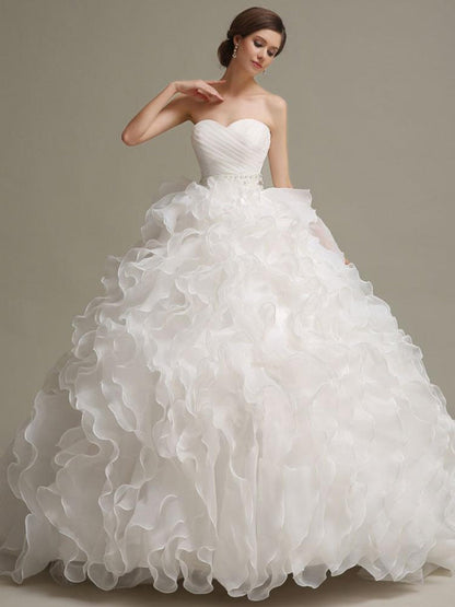 Wedding Dresses Princess Ball Gowns Strapless Sweetheart Neckline Pleated Beaded Sash Tulle Ivory Bridal Dress With Train