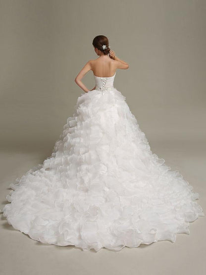 Wedding Dresses Princess Ball Gowns Strapless Sweetheart Neckline Pleated Beaded Sash Tulle Ivory Bridal Dress With Train
