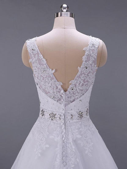 Wedding Dresses V Neck Sleeveless A Line Lace Beaded Sash Bridal Dresses With Train