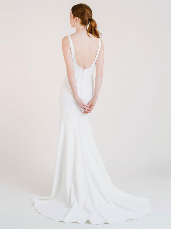 White Simple Wedding Dress With Train Bateau Neck Sleeveless Backless Satin Mermaid Bridal Dresses
