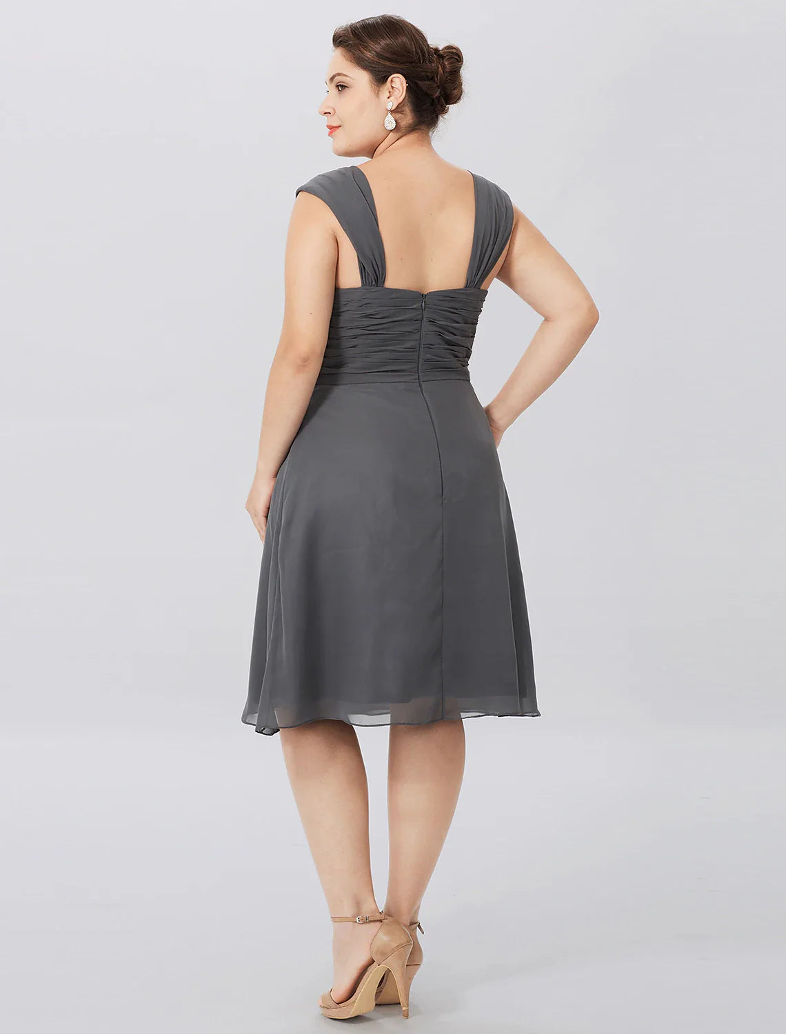 Aimishang  A-Line Mother of the Bride Dress Formal Plus Size Elegant Straps Knee Length Chiffon Sleeveless yes with Criss Cross Pleats