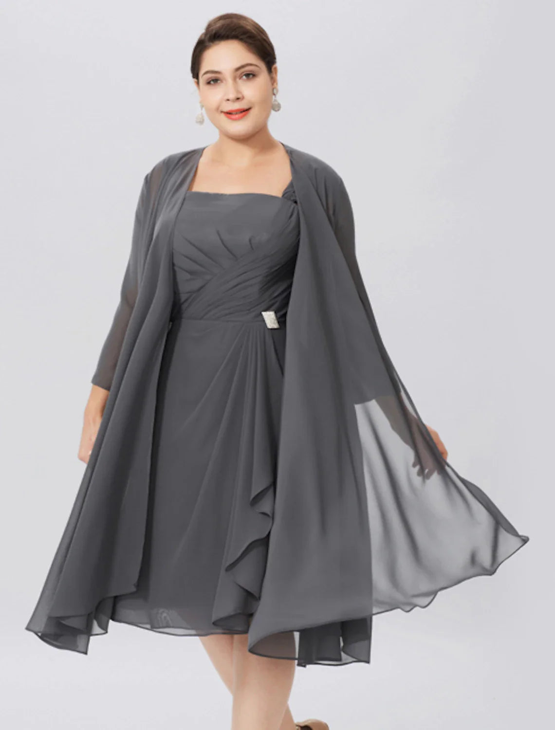 Aimishang  A-Line Mother of the Bride Dress Formal Plus Size Elegant Straps Knee Length Chiffon Sleeveless yes with Criss Cross Pleats